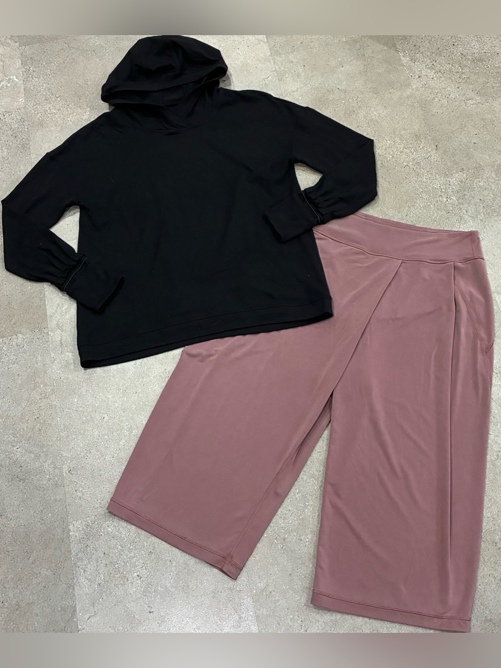 Womens LULULEMON Wrap Wide Leg Crop Pants & Hoodie Sweatshirt, sz 10